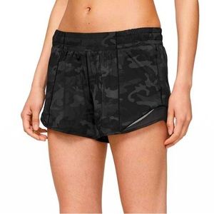 Lululemon Hotty Hot “Camo” 4’ Inch Shorts! (Size 2) Low Rise.